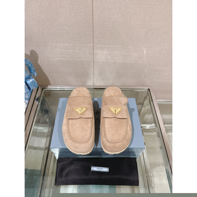 Pra*a slippers
